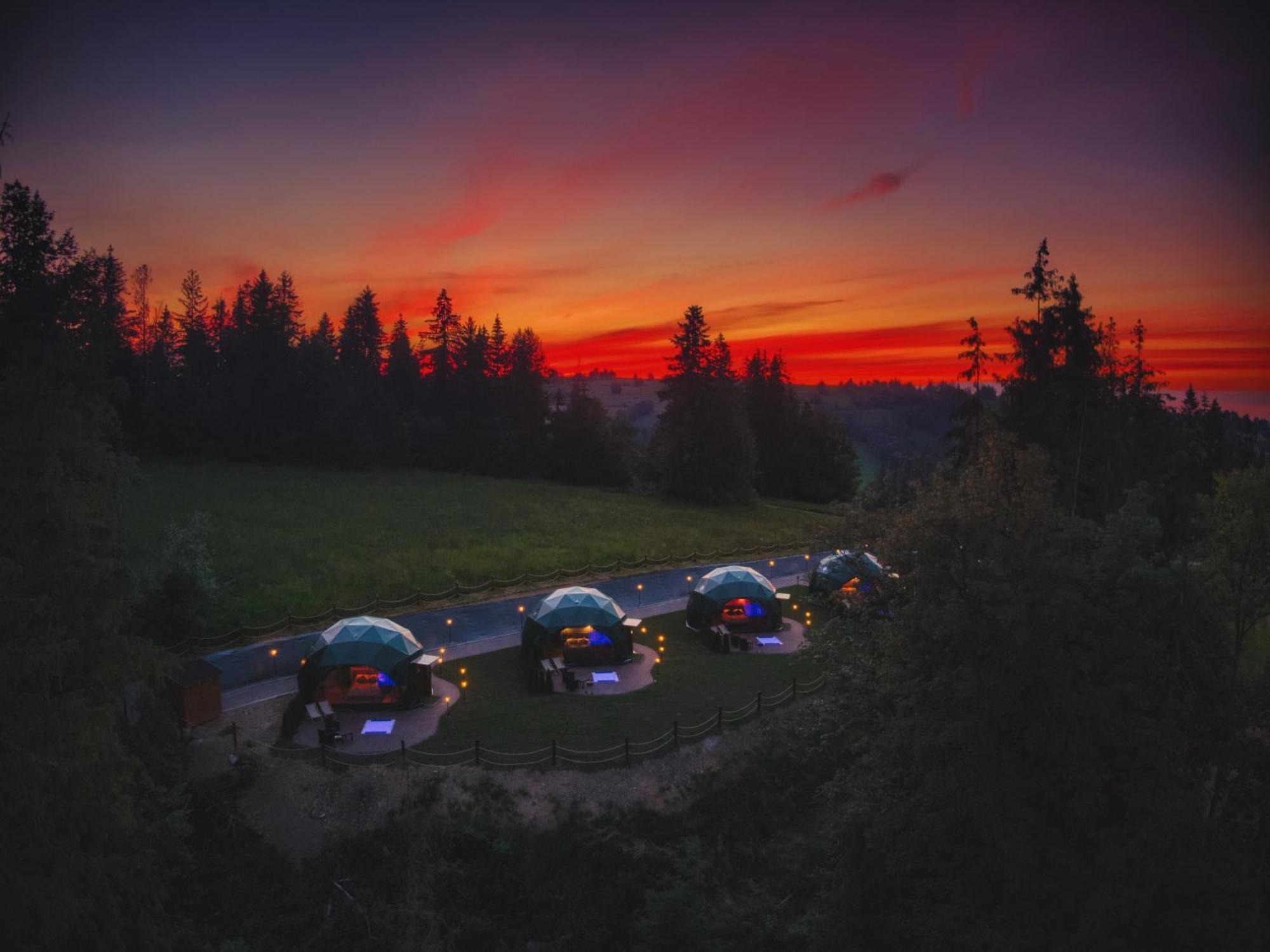 Peak Glamp & Jacuzzi Hotel Закопане Екстериор снимка